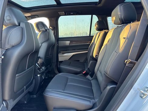 New 2026 Cadillac Vistiq Sport image 15