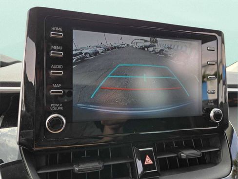 Used 2020 Toyota Corolla LE FWD image 25
