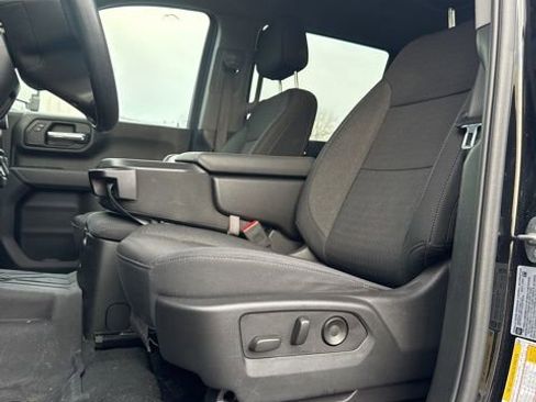 Used 2024 Chevrolet Silverado 2500 Custom w/ Custom Value Package image 15