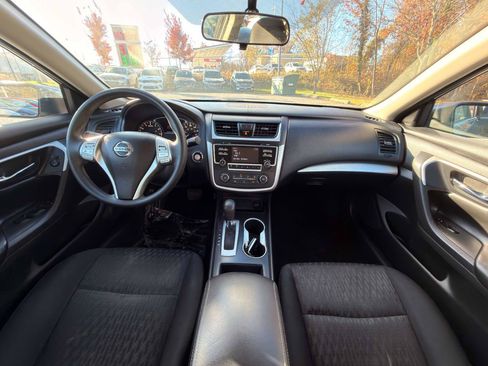 Used 2018 Nissan Altima 2.5 S w/ S Convenience Package FWD image 11