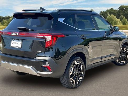 Used 2024 Kia Seltos SX w/ SX Sunroof Package AWD/4WD image 12