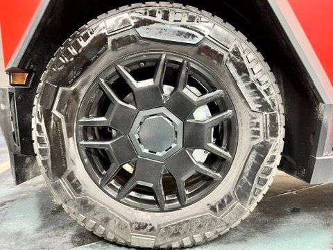 Used 2025 Tesla Cybertruck Cyberbeast AWD/4WD image 11