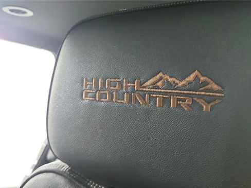 Used 2025 Chevrolet Tahoe High Country image 14