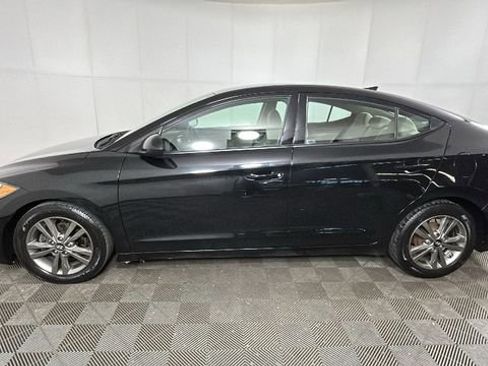 Used 2017 Hyundai Elantra SE FWD image 6