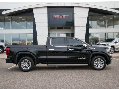 Used 2025 GMC Sierra 1500 Denali w/ Technology Package AWD/4WD image 2