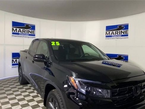 Used 2025 Honda Ridgeline Sport image 4