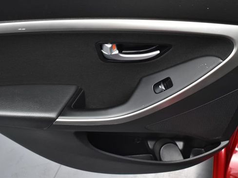 Used 2015 Hyundai Elantra GT FWD image 22