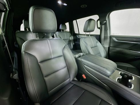 Used 2024 GMC Acadia Elevation w/ Black Edition AWD/4WD image 29