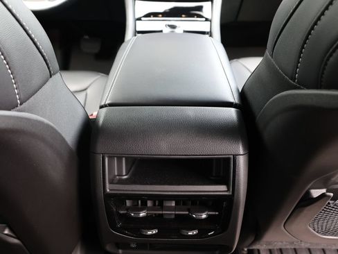 Used 2026 Jeep Grand Cherokee Limited w/ Luxury Tech Group II RWD image 26