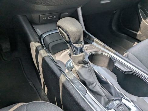 Used 2025 Chevrolet Malibu LT FWD image 26