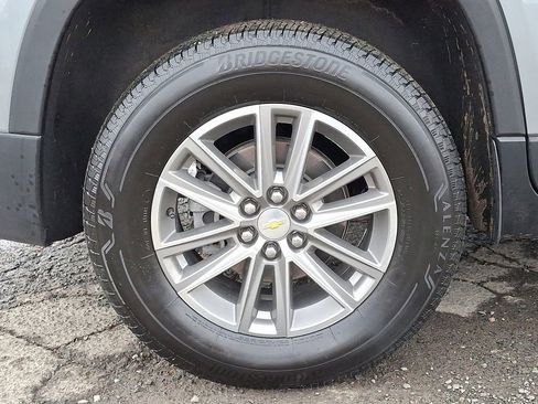Used 2024 Chevrolet Traverse LT image 30