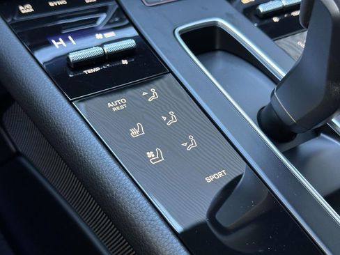 New 2026 Porsche Macan AWD/4WD image 27