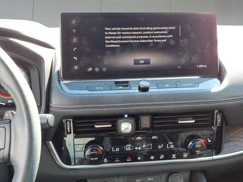 Used 2024 Nissan Rogue Platinum w/ Platinum Premium Package image 19