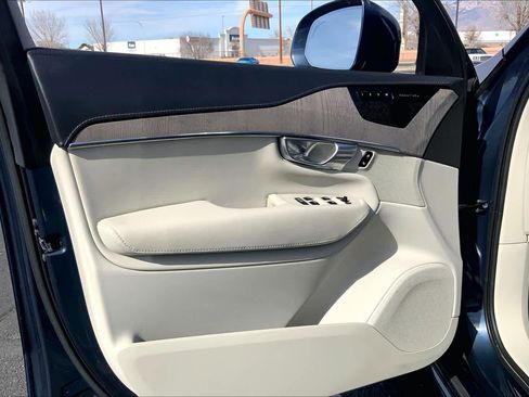 Used 2023 Volvo XC90 T8 Ultimate w/ Lounge Package image 22