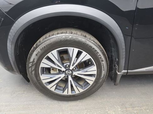 Used 2021 Nissan Rogue SV image 15