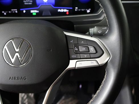 Used 2023 Volkswagen Tiguan SE w/ Panoramic Sunroof Package FWD image 42