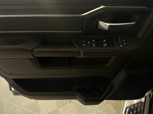 Certified 2025 RAM 2500 Big Horn AWD/4WD image 27