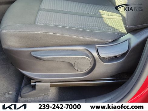 Certified 2023 Kia Sorento LX FWD image 22