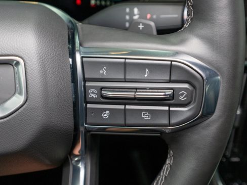 Used 2025 GMC Yukon Elevation AWD/4WD image 25
