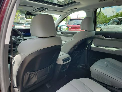Used 2024 Hyundai Palisade SEL w/ Premium Package FWD image 11