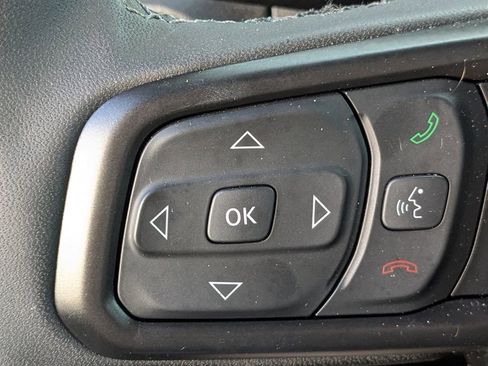 Used 2025 Jeep Wrangler Unlimited Sport AWD/4WD image 23