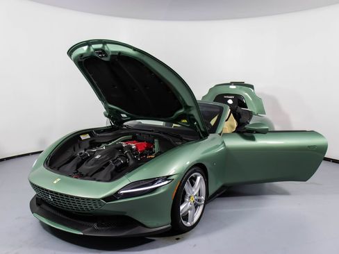 Certified 2024 Ferrari Roma Spider RWD image 34