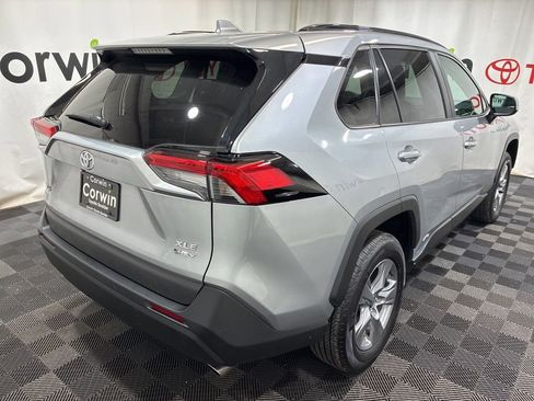 Used 2025 Toyota RAV4 XLE AWD/4WD image 8