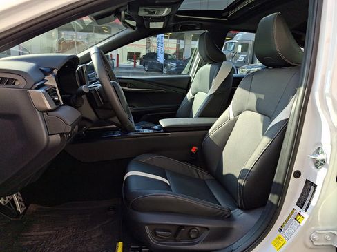 Used 2026 Toyota Camry XLE w/ Convenience Package image 14