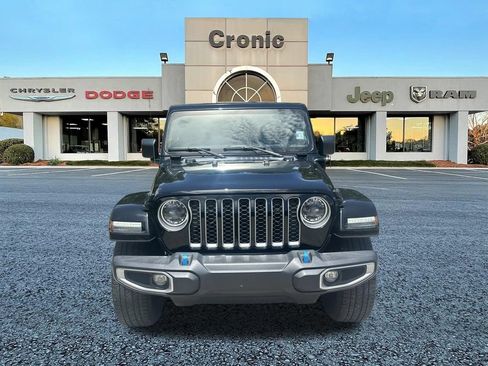 Used 2023 Jeep Wrangler Unlimited Sahara w/ Cold Weather Group AWD/4WD image 8