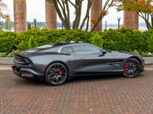 Used 2025 Aston Martin Vanquish image 49