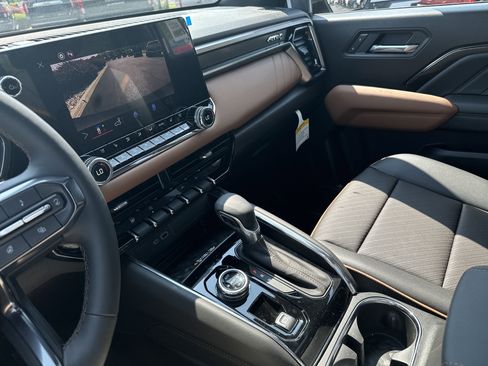 New 2025 GMC Canyon AT4 w/ Technology Plus Package image 23