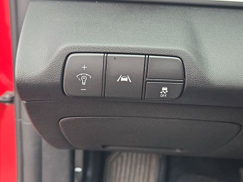 Used 2022 Hyundai Elantra Limited FWD image 16