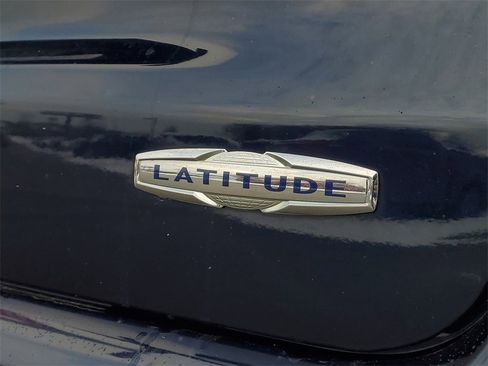 Used 2018 Jeep Compass Latitude w/ Cold Weather Group image 6