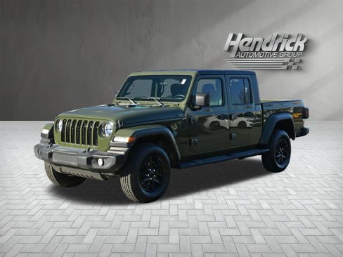 Used 2022 Jeep Gladiator Sport image 8