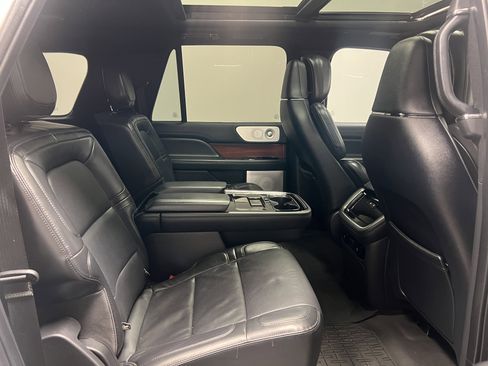 Used 2022 Lincoln Navigator L Reserve image 18