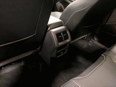 Certified 2022 Volkswagen Taos SE image 27