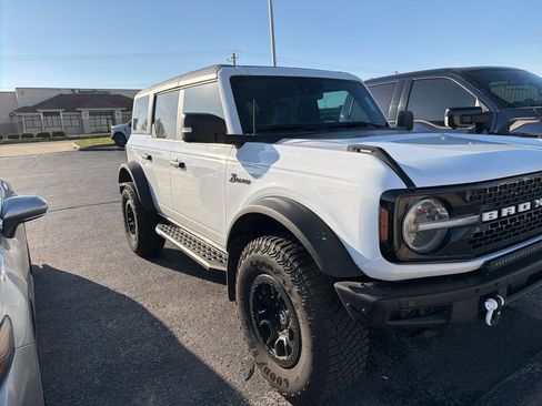 Used 2022 Ford Bronco Wildtrak image 3