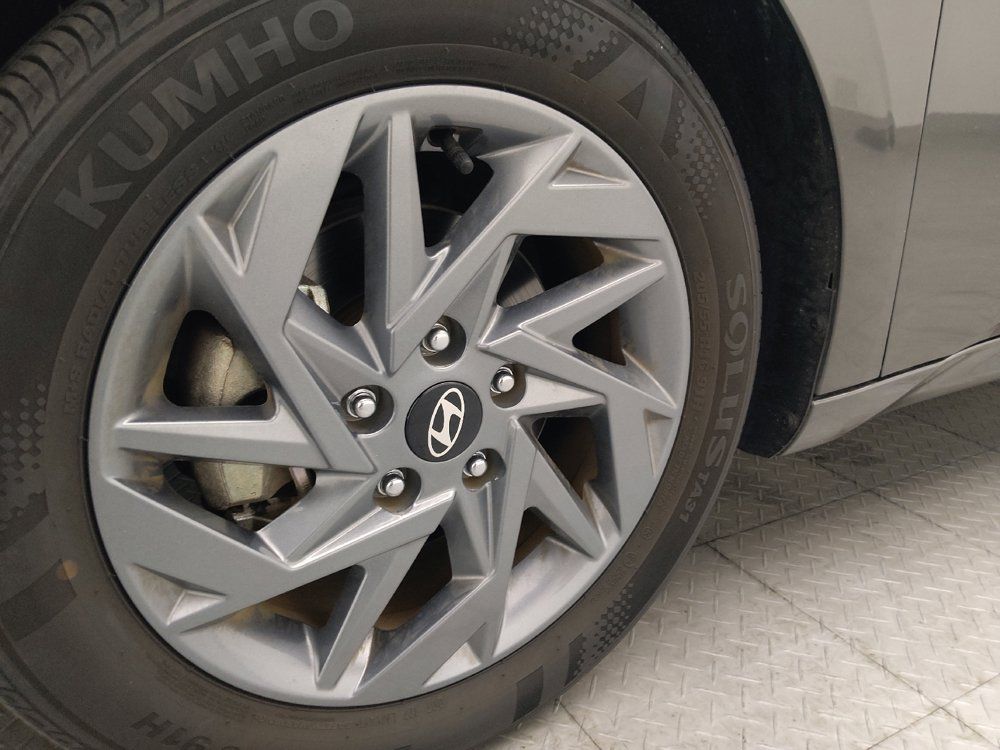 Used 2024 Hyundai Elantra SEL FWD image 31