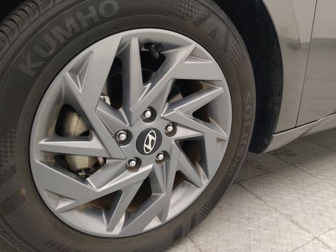 Used 2024 Hyundai Elantra SEL FWD image 31
