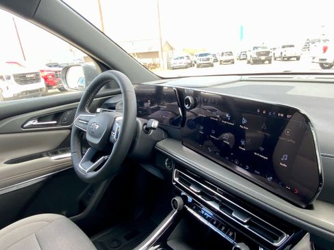 New 2026 Chevrolet Traverse LT w/ Midnight/Sport Edition AWD/4WD image 43