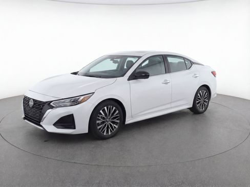 Used 2024 Nissan Altima 2.5 SV image 3