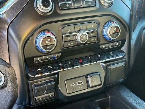 Used 2019 GMC Sierra 1500 AT4 w/ AT4 Premium Package image 19