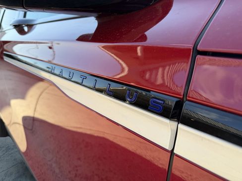 New 2026 Lincoln Nautilus Reserve AWD/4WD image 10