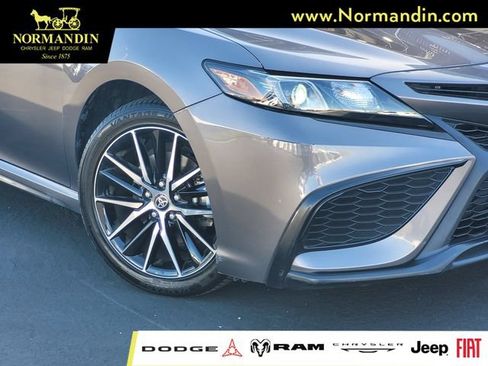 Used 2024 Toyota Camry SE w/ Cold Weather Package AWD/4WD image 3
