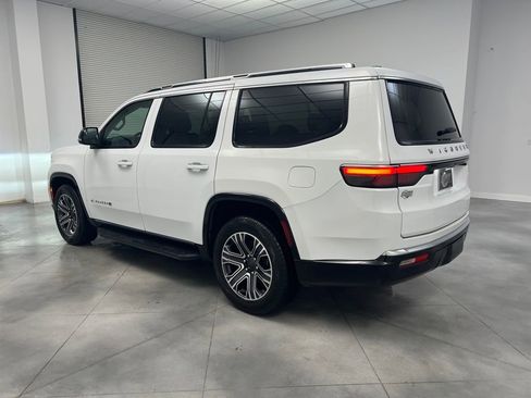 Used 2024 Jeep Wagoneer Series II w/ Flexible Seating Group image 5