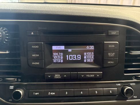 Used 2018 Hyundai Elantra SE image 20