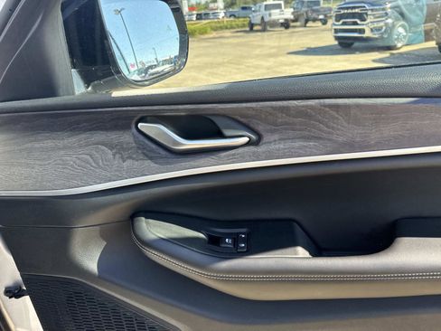 Used 2023 Jeep Grand Cherokee L Limited image 14