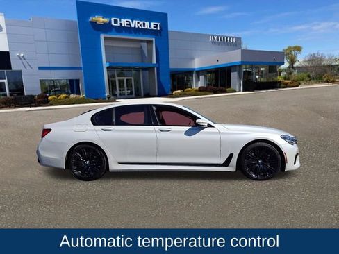 Used 2018 BMW 750i xDrive image 10