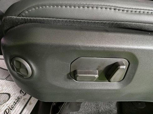 Used 2025 Jeep Wrangler Unlimited Rubicon image 19