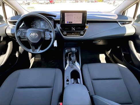 Used 2025 Toyota Corolla LE FWD image 21